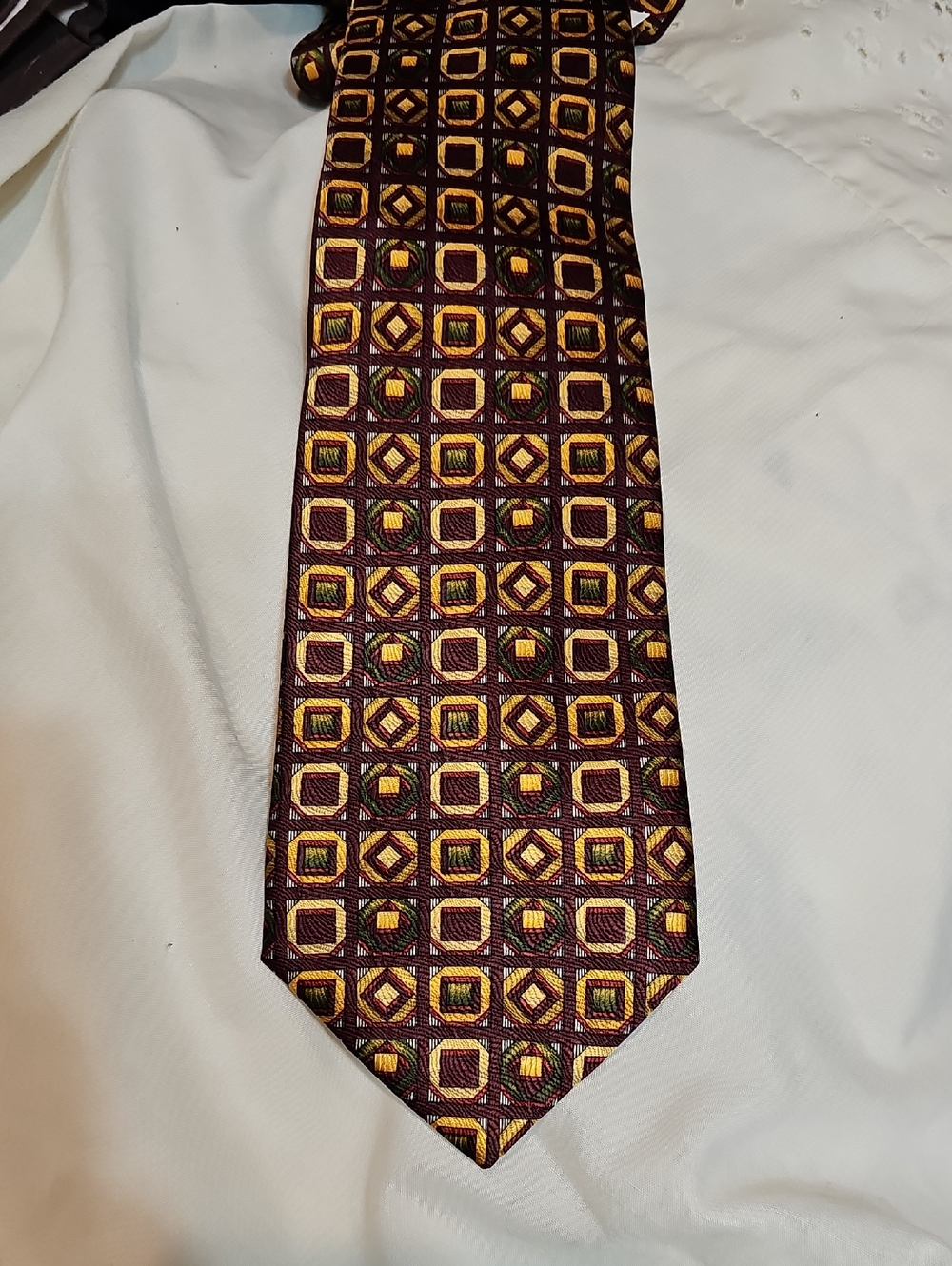 Barneys New York Men's  Geometric Burgundy and Gold Silk Tie.  Made In Spain
